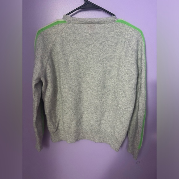 ⭐️💎Brodie 100% cashmere sweater size medium - EUC - Picture 2 of 4